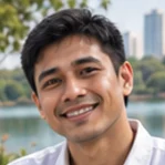 Contoh: pria yang sama dengan kemeja terang di luar ruangan